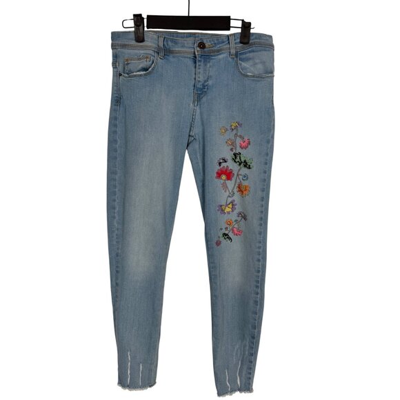 Zara Denim - EUC Zara Light Blue Skinny Jeans with Floral Embroidery